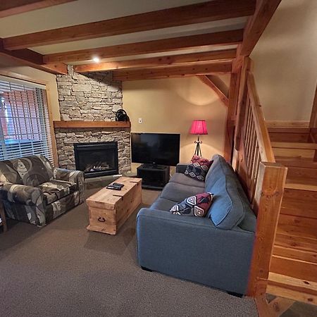 3 Bedroom 3 Bath Ski In Ski Out With Private Hot Tub Big White Exterior foto
