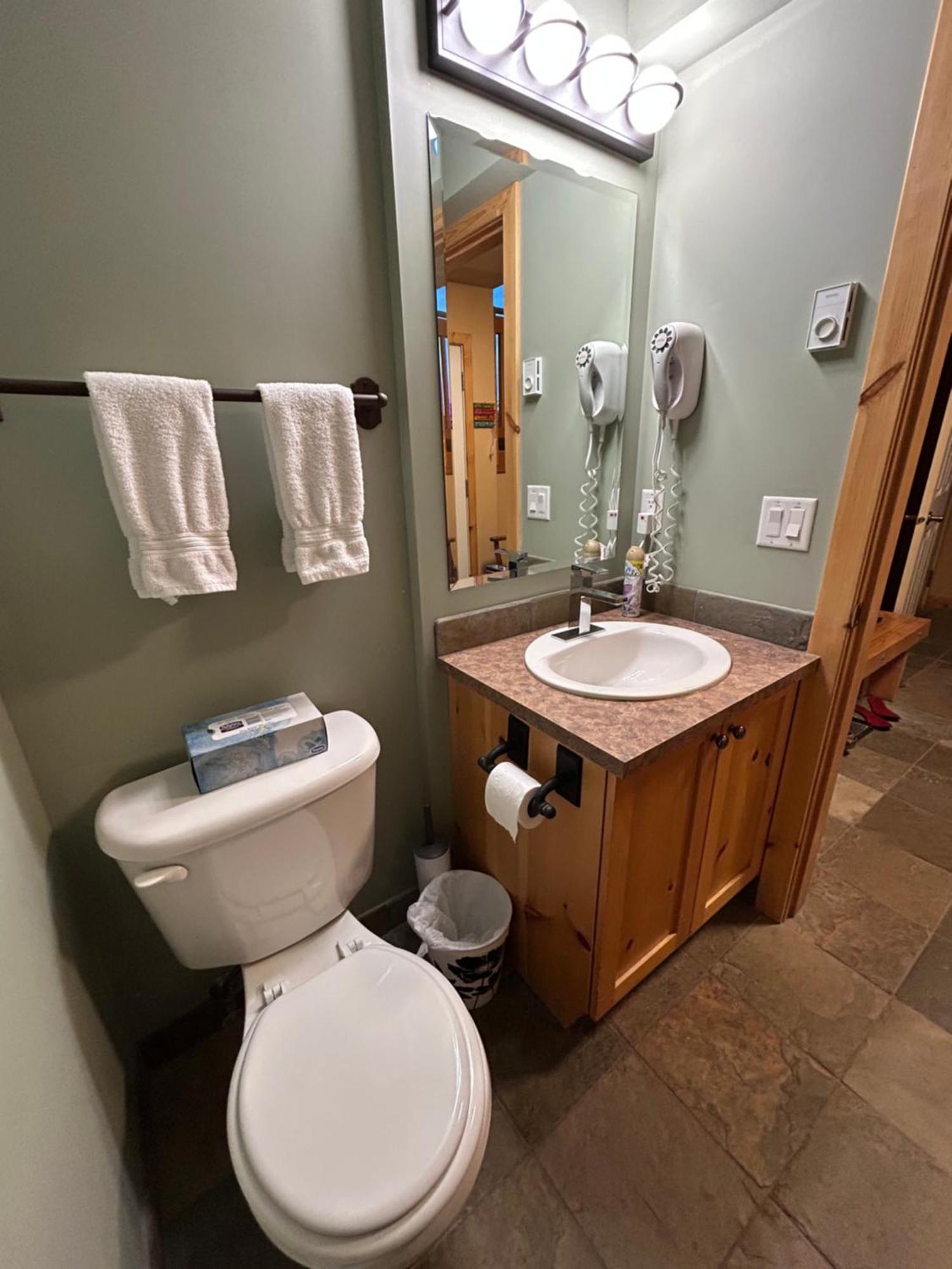 3 Bedroom 3 Bath Ski In Ski Out With Private Hot Tub Big White Exterior foto