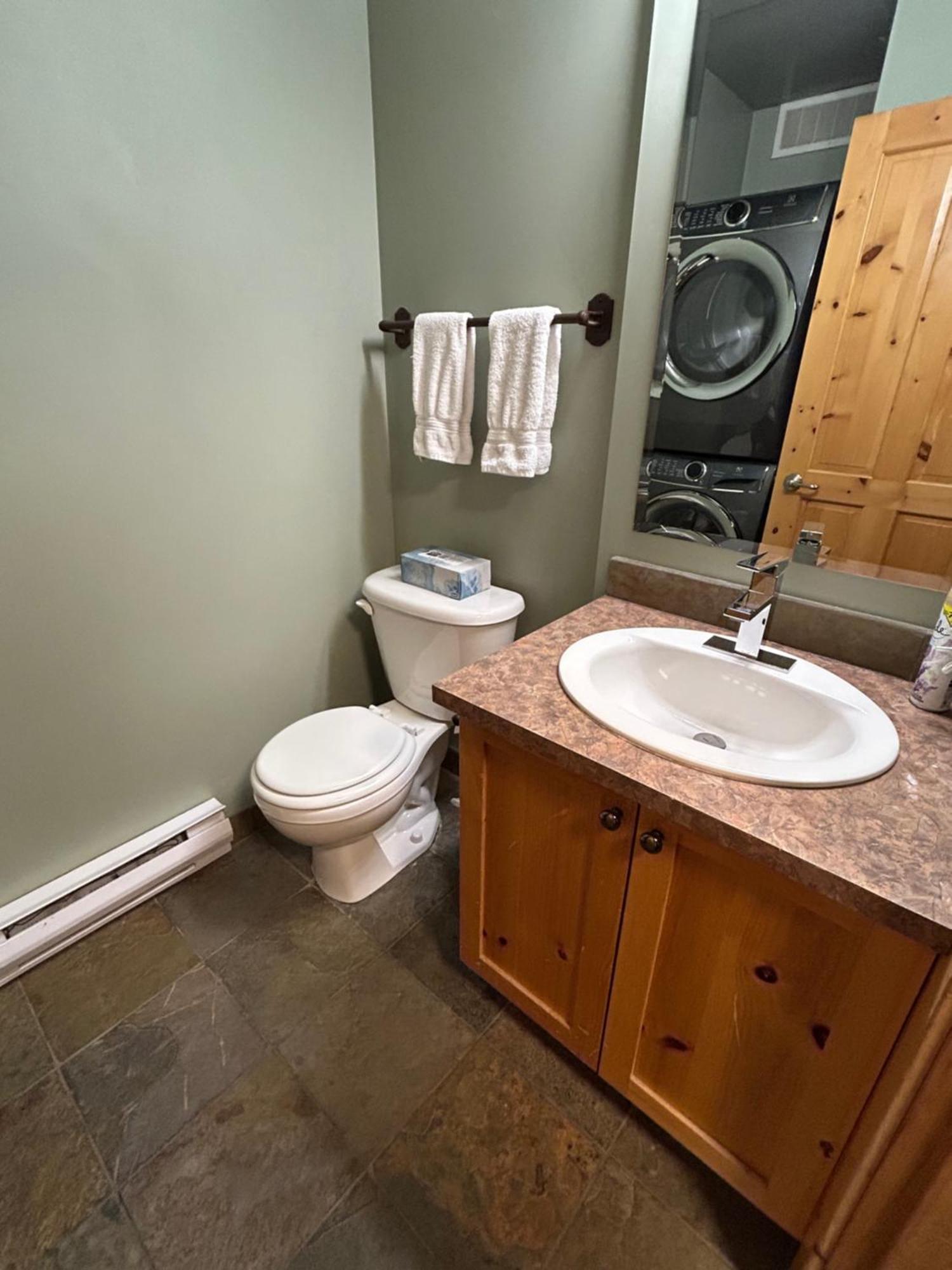 3 Bedroom 3 Bath Ski In Ski Out With Private Hot Tub Big White Exterior foto